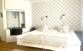 Loevstabruks Vaerdshus Och Brukshotellet Aenkehuset